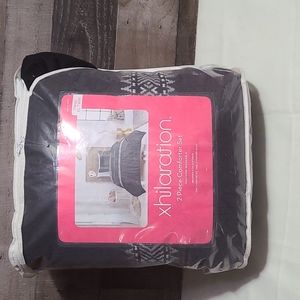 Twin xl Black and White comforter